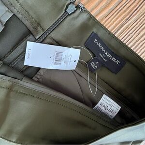 NWT Banana Republic Factory Satin wide leg Pants Sz 4 color Dark Green